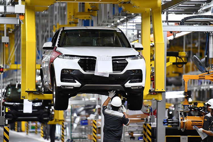 Lệ phí trước bạ ô tô có thể giảm từ ngày 1-12, đại lý đứng ngồi không yên